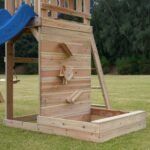 Didelė medinė žaidimų aikštelė su sūpynėmis, čiuožykla, bokšteliu ir smėlio dėže – Paveikslėlis 7
