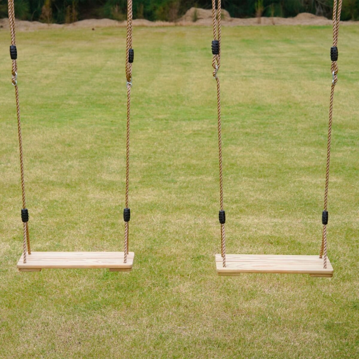 Didelė medinė žaidimų aikštelė su sūpynėmis, čiuožykla, bokšteliu ir smėlio dėže – Paveikslėlis 9