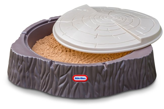 Didelė medžio kelmo smėlio dėžė su dangčiu Didelė medžio kelmo smėlio dėžė su dangčiu