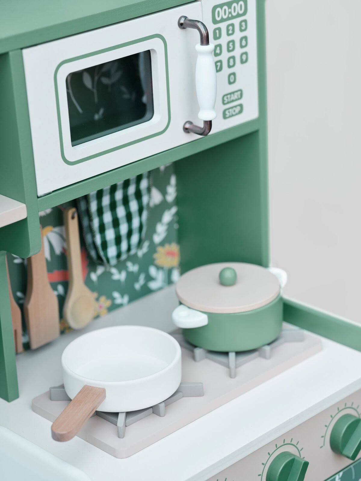 Didelė medinė virtuvėlė vaikams su indaplove ir rašymo lenta – Paveikslėlis 11