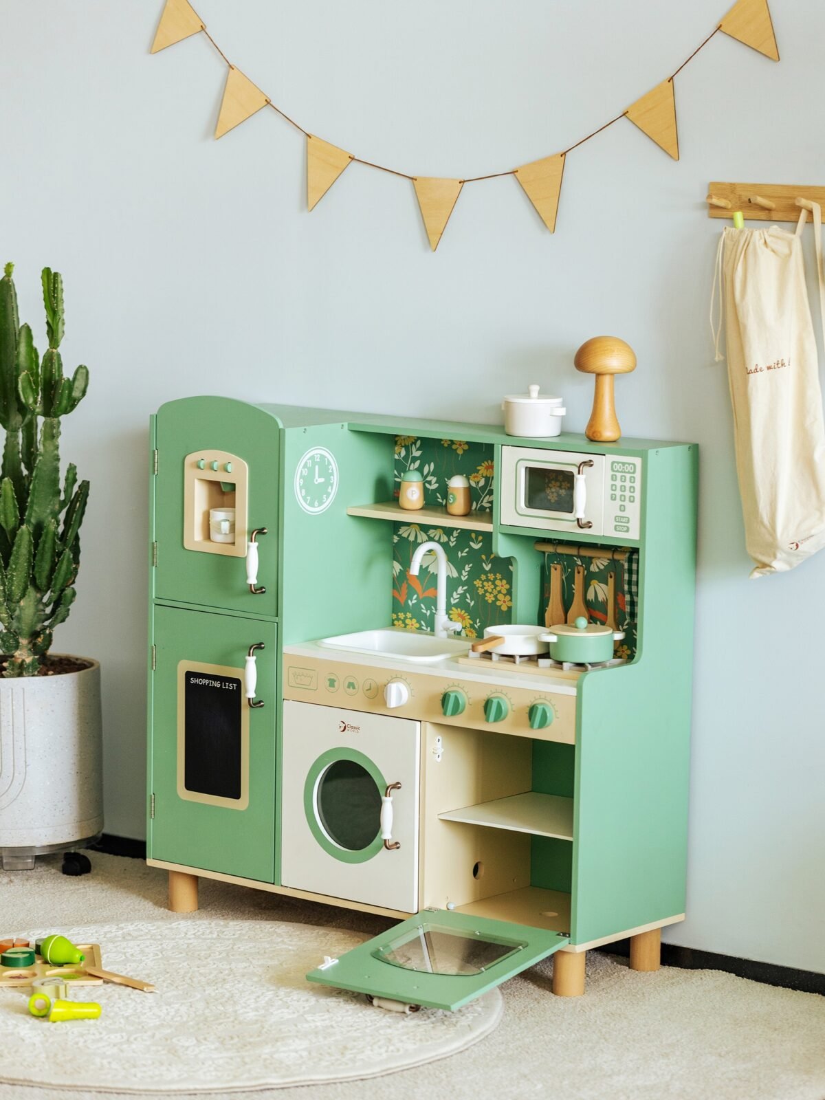 Didelė medinė virtuvėlė vaikams su indaplove ir rašymo lenta – Paveikslėlis 5