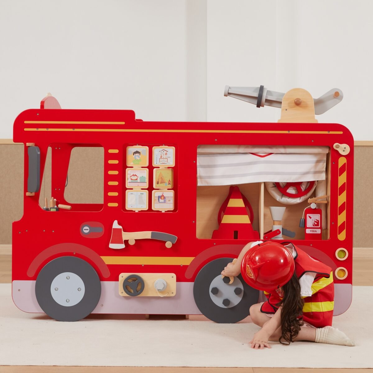Didelis medinis gaisrinis automobilis – ugniagesių žaidimų centras su priedais – Paveikslėlis 15
