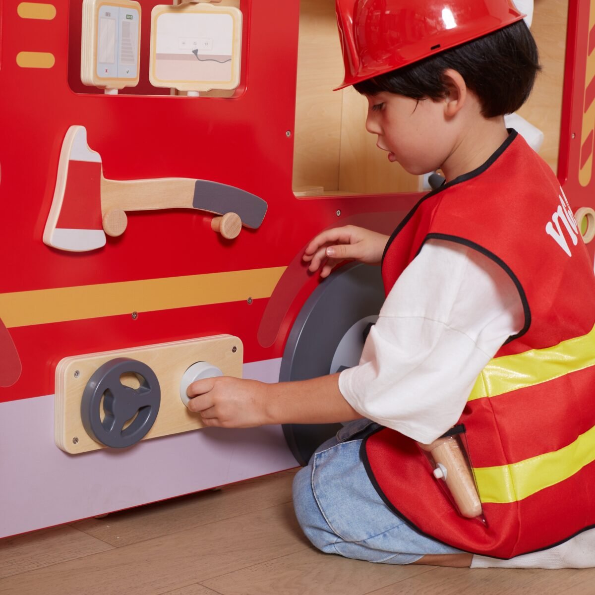 Didelis medinis gaisrinis automobilis – ugniagesių žaidimų centras su priedais – Paveikslėlis 10
