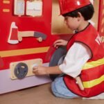 Didelis medinis gaisrinis automobilis – ugniagesių žaidimų centras su priedais – Paveikslėlis 10