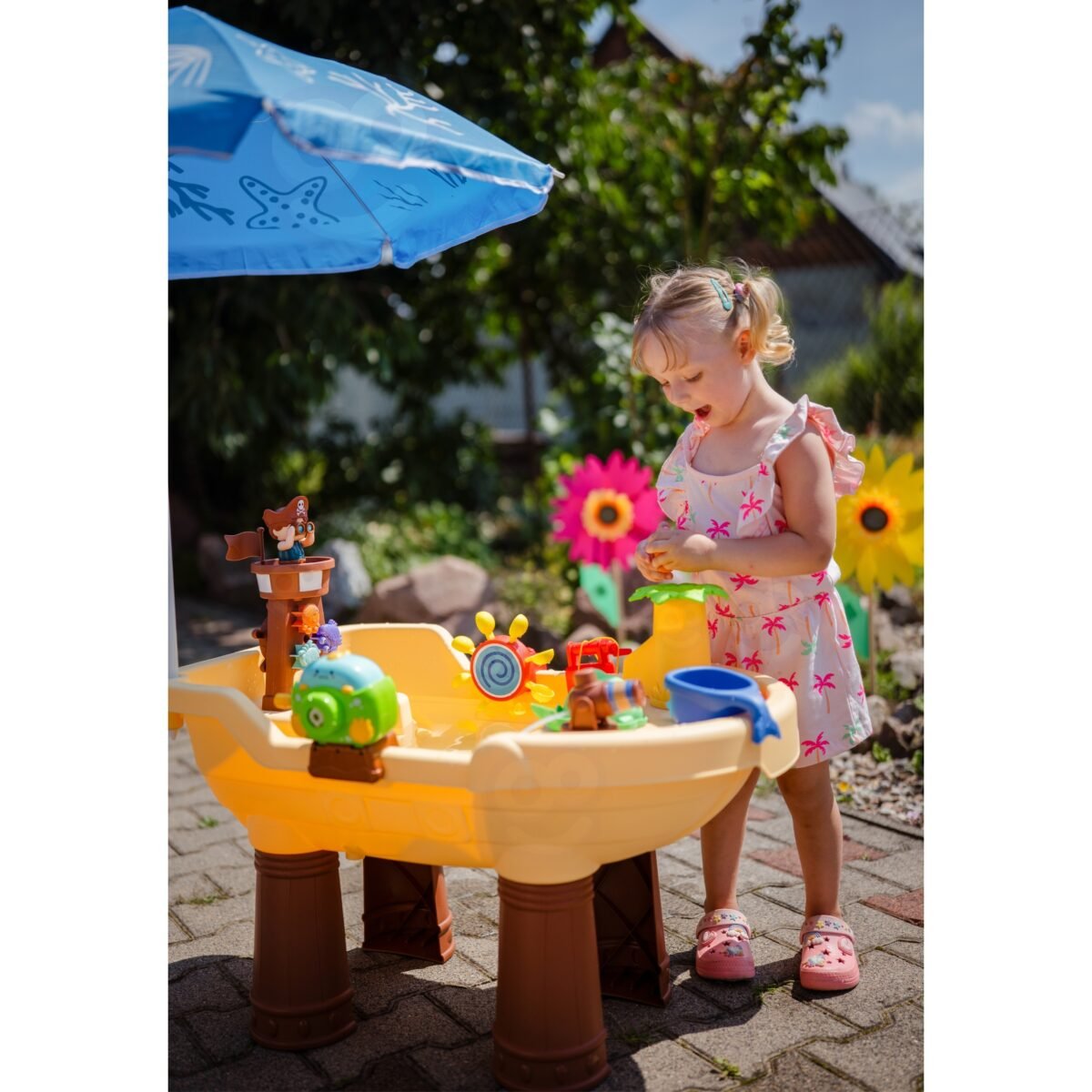 Vandens ir smėlio stalas su skėčiu ir burbulų mašina – Paveikslėlis 13