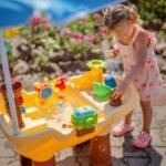 Vandens ir smėlio stalas su skėčiu ir burbulų mašina – Paveikslėlis 8