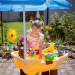 Vandens ir smėlio stalas su skėčiu ir burbulų mašina – Paveikslėlis 10