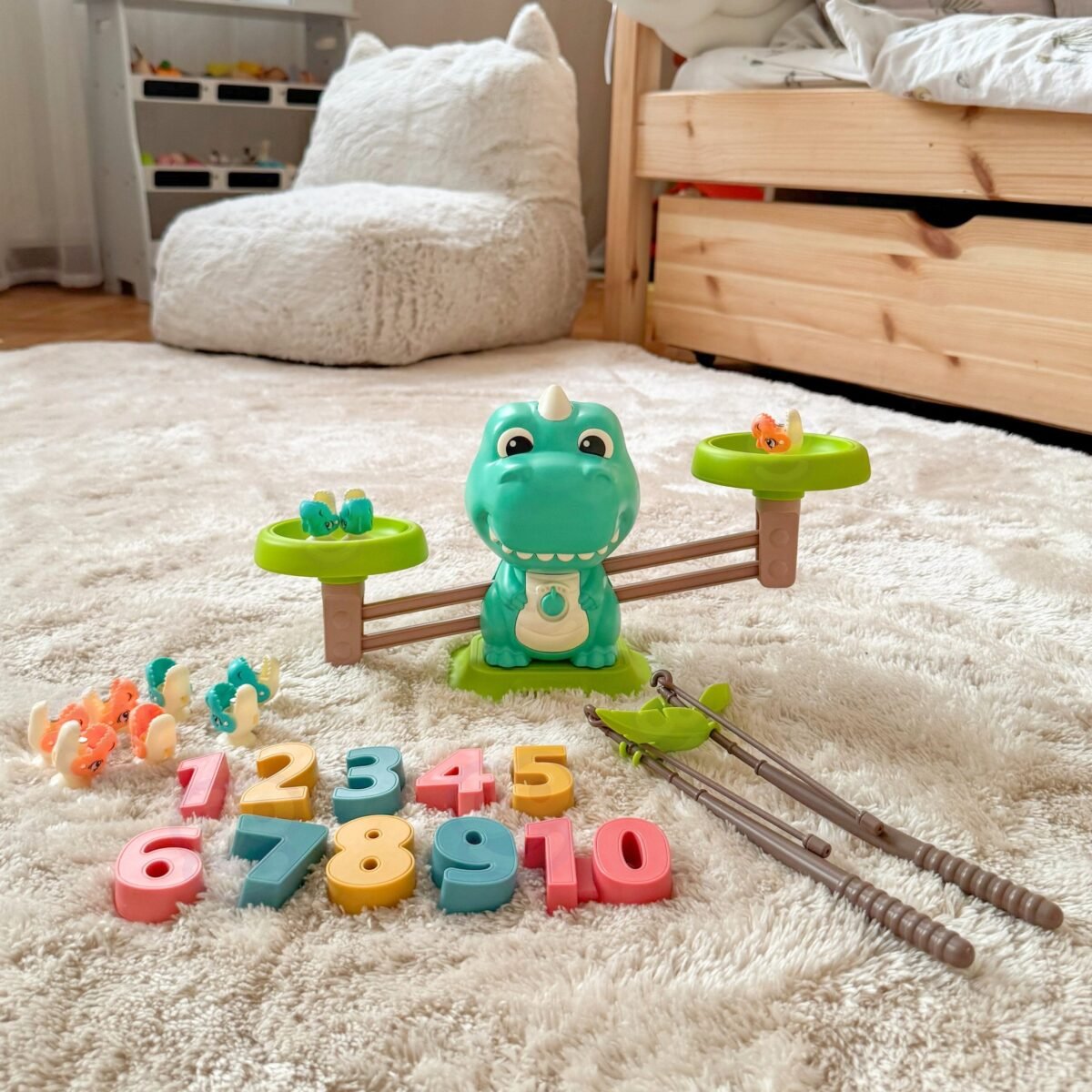 Dinozaurų skaičiavimo ir žvejybos žaidimas su balansinėmis svarstyklėmis – Paveikslėlis 7