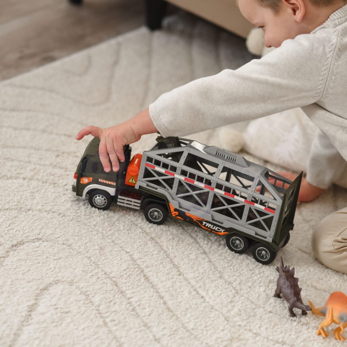 Dinozaurų sunkvežimis su figūrėlėmis, garsais ir šviesomis – Paveikslėlis 6