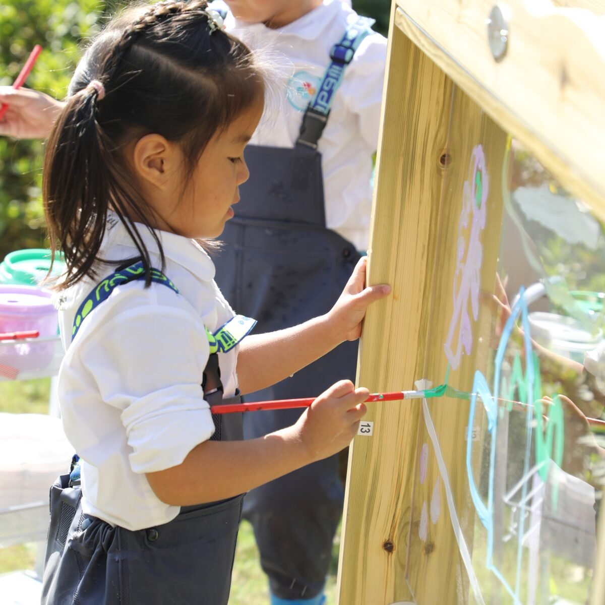 Dvipusė piešimo lenta-molbertas su vandens purkštuku – Paveikslėlis 4