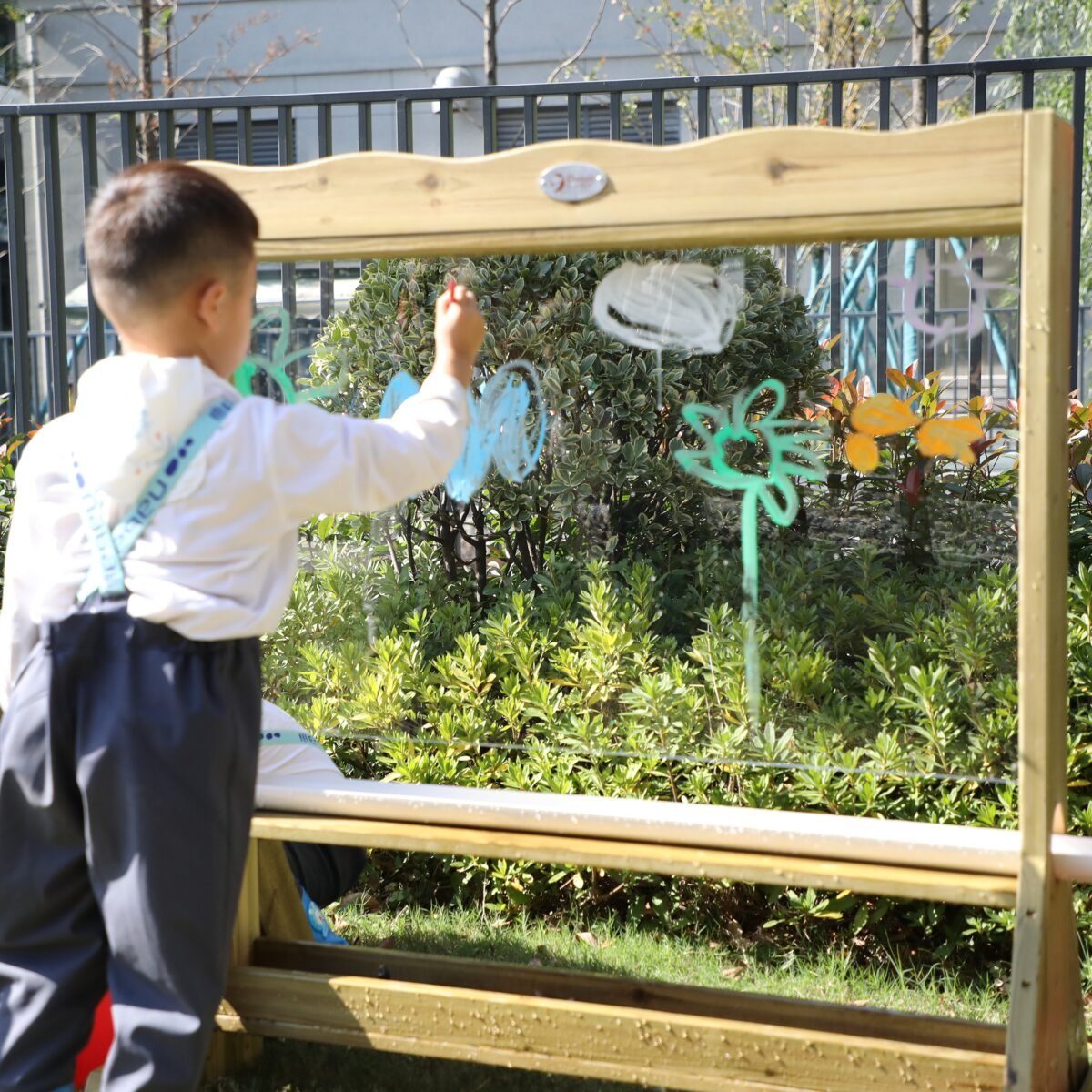 Dvipusė piešimo lenta-molbertas su vandens purkštuku – Paveikslėlis 5