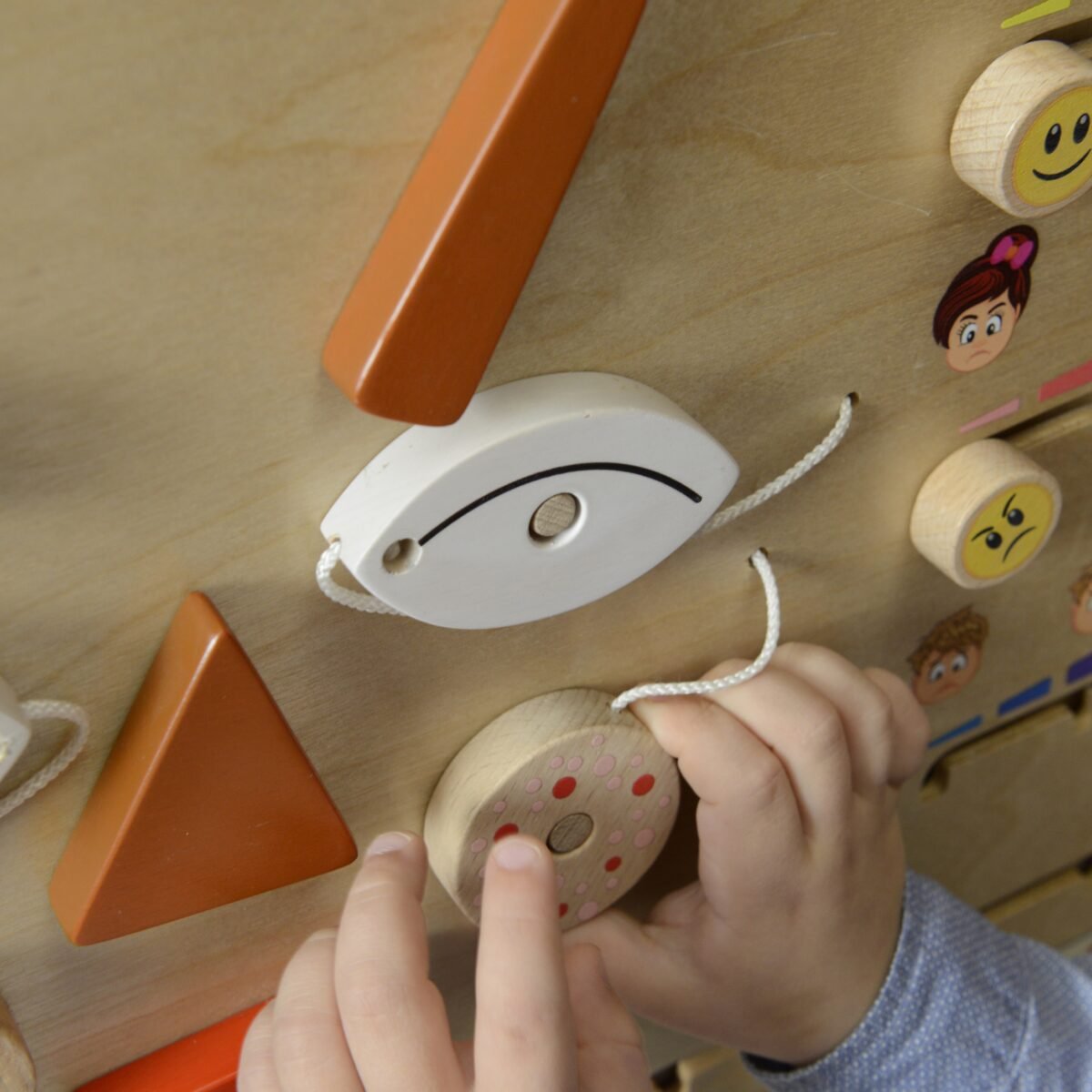 Edukacinė lenta emocijoms pažinti su keičiamais veido bruožais – Paveikslėlis 5