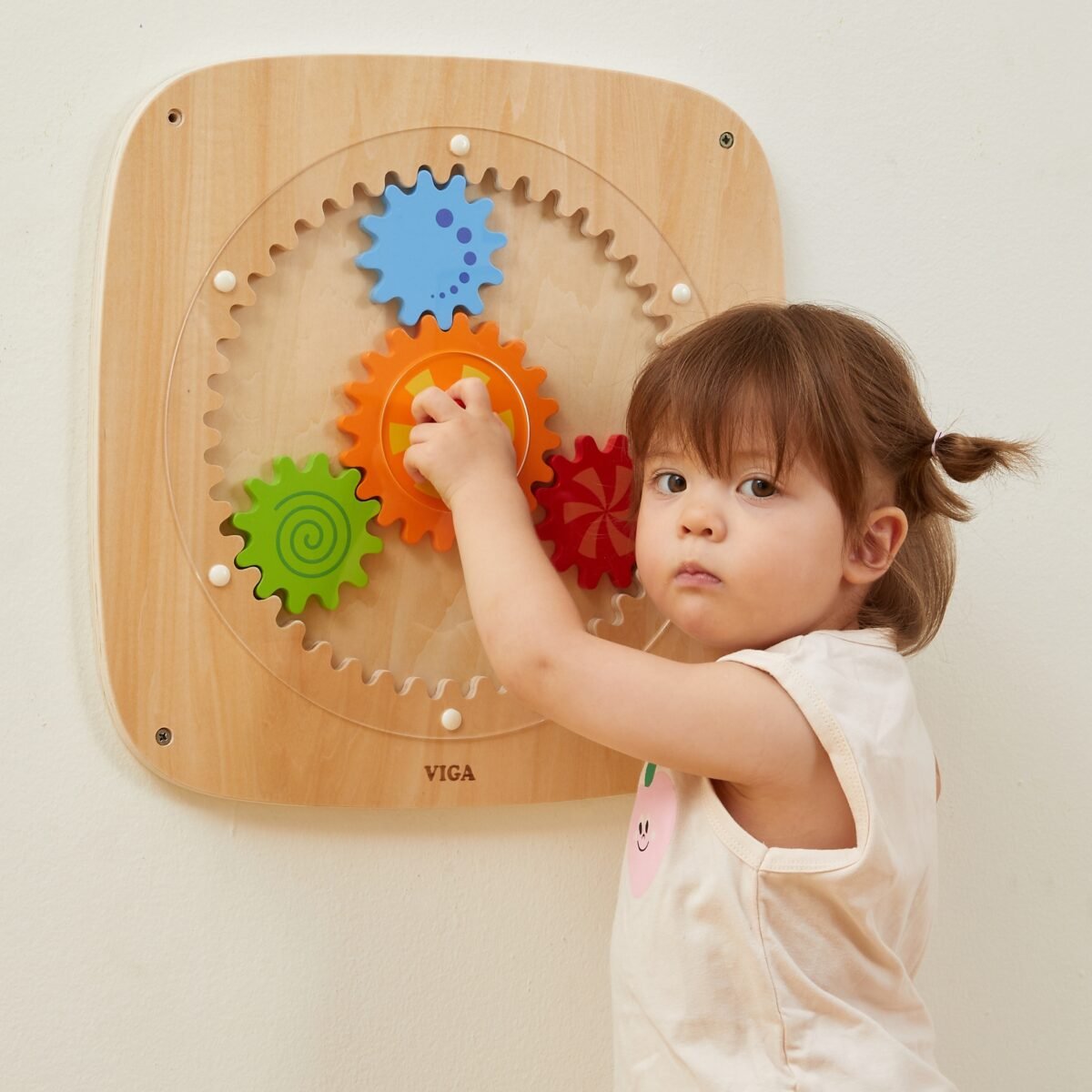 Edukacinė medinė sieninė lenta su spalvotais krumpliaračiais – Paveikslėlis 3