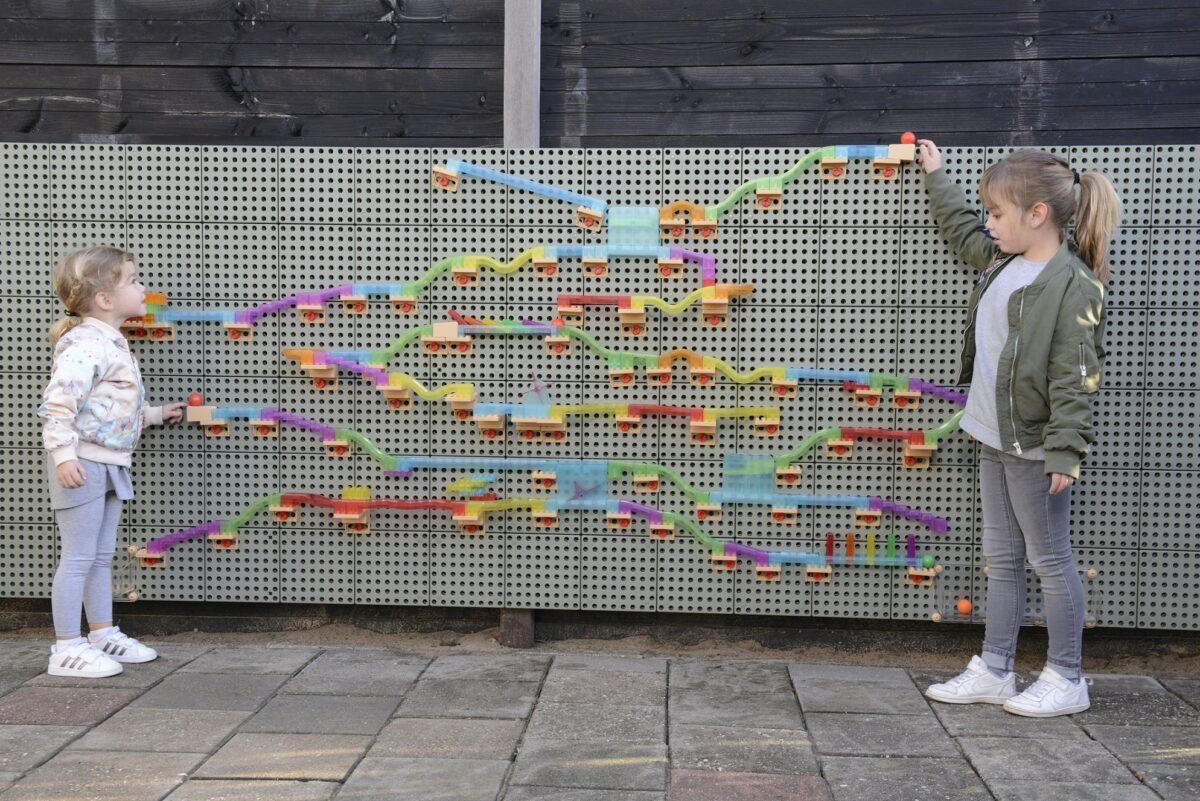 Edukacinis konstravimo rinkinys kamuoliukų trasai su STEM lenta, 209 dalys – Paveikslėlis 15