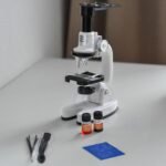 telefono laikikliu ir 1200x didinimu