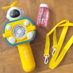 Geltonas astronauto burbulų leistuvas su šviesomis ir virvele – Paveikslėlis 5