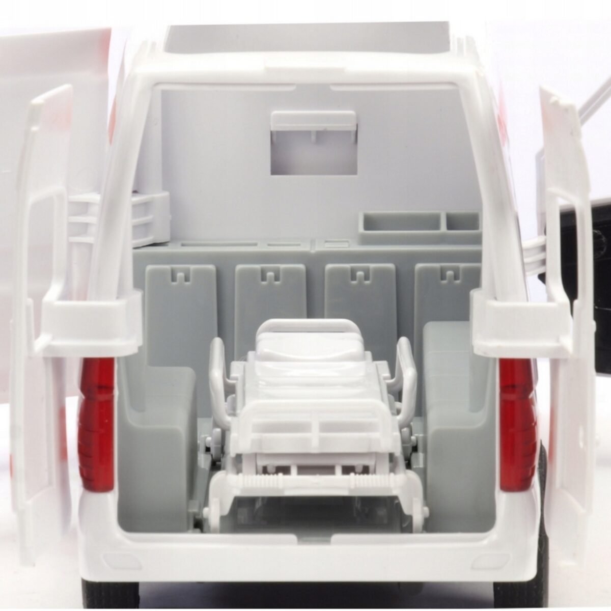 Greitosios pagalbos automobilis su šviesos ir garso efektais bei neštuvais – Paveikslėlis 3