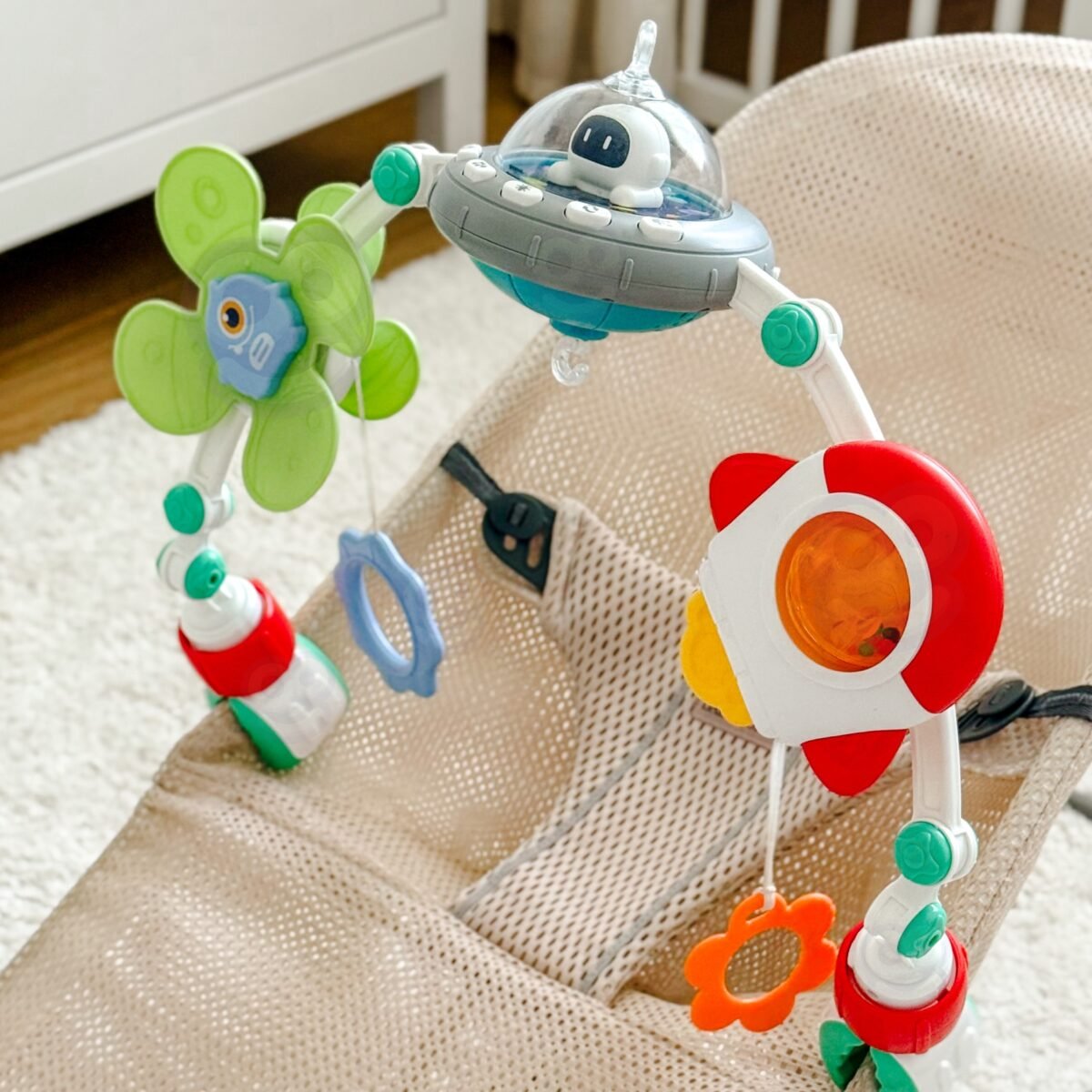 Interaktyvus žaidimų lankas su lopšinėmis ir švieselėmis – Paveikslėlis 3