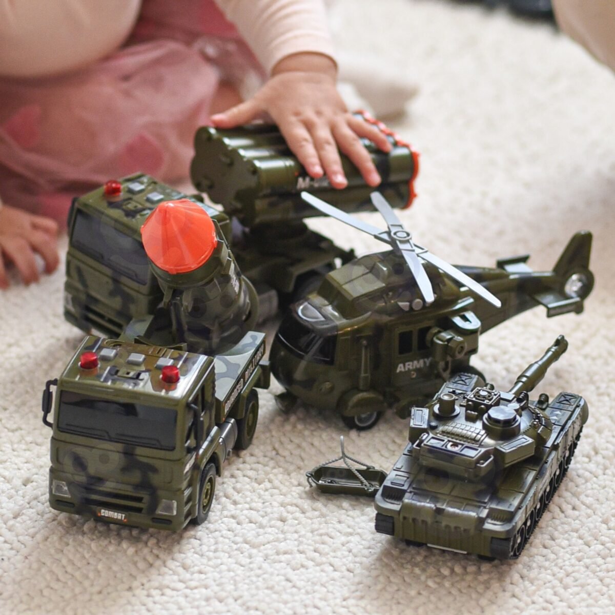 Karinės mašinėlės su raketų paleidimo sunkvežimiais, 4 dalių – Paveikslėlis 9