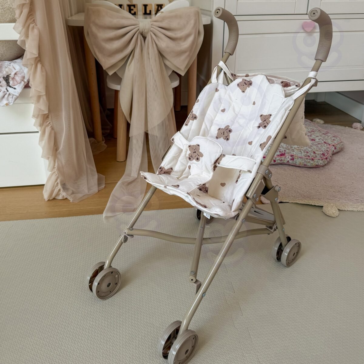 Klasikinis lėlių vežimėlis su meškiukų raštais – Paveikslėlis 4