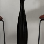 Kompaktiškas apvalus valgomojo stalas su dirbtinio marmuro paviršiumi ir plieniniu rėmu – Paveikslėlis 9