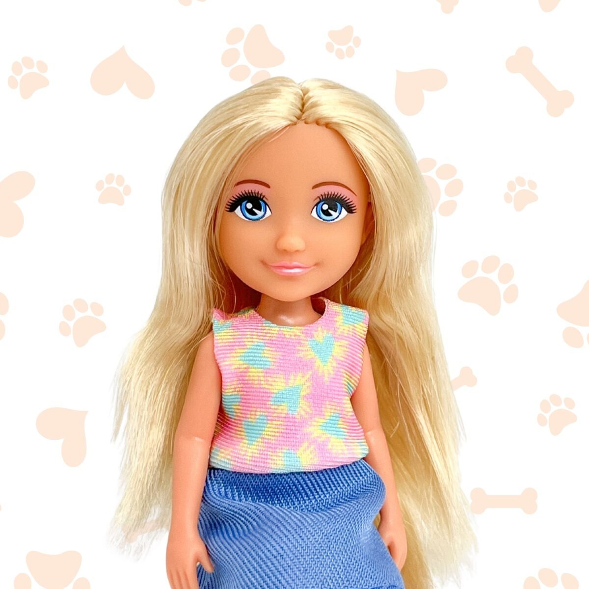 Lėlė su trimis šuniukais krepšyje ir priežiūros priedais – Paveikslėlis 3