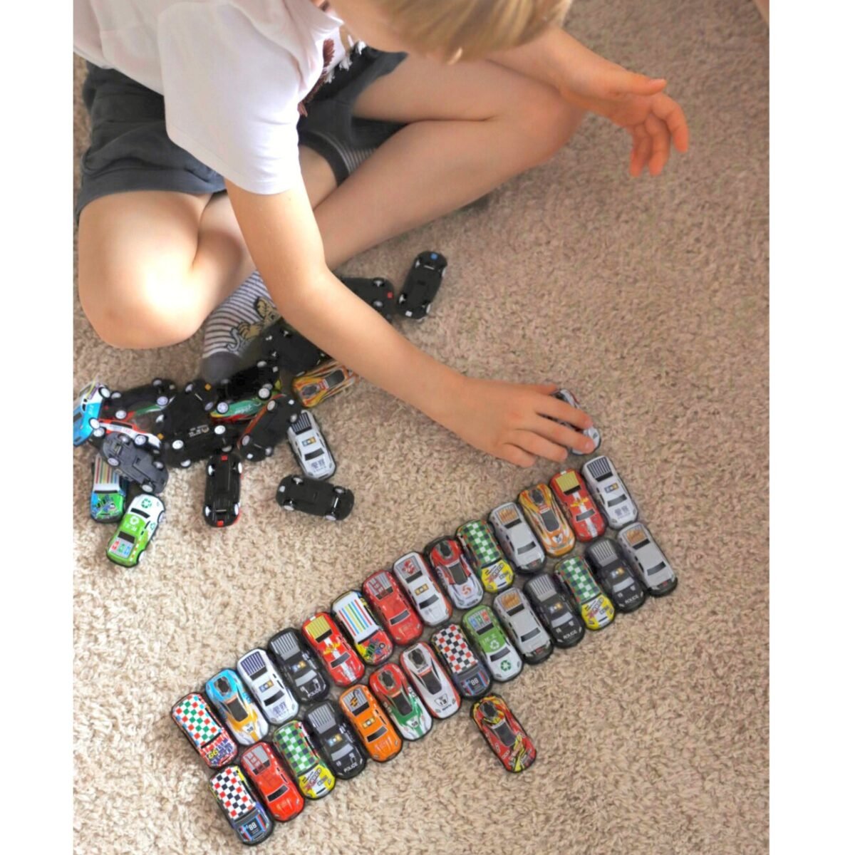 Lenktyninių automobiliukų rinkinys lagaminėlyje, 50 modelių – Paveikslėlis 4