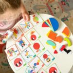 Medinė Montessori lavinamoji dėlionė su 55 detalėmis ir 40 paveikslėlių