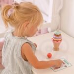 Medinė Montessori lavinamoji dėlionė su formomis ir gyvūnėliais