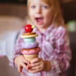 Medinė Montessori lavinamoji dėlionė su formomis ir gyvūnėliais
