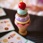 Medinė Montessori lavinamoji dėlionė su formomis ir gyvūnėliais