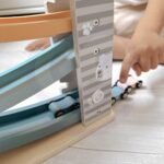 Medinė automobiliukų nusileidimo trasa su keturiomis mašinėlėmis – Paveikslėlis 6