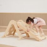 Medinė dvipusė čiuožykla su laipiojimo sienele – Paveikslėlis 2