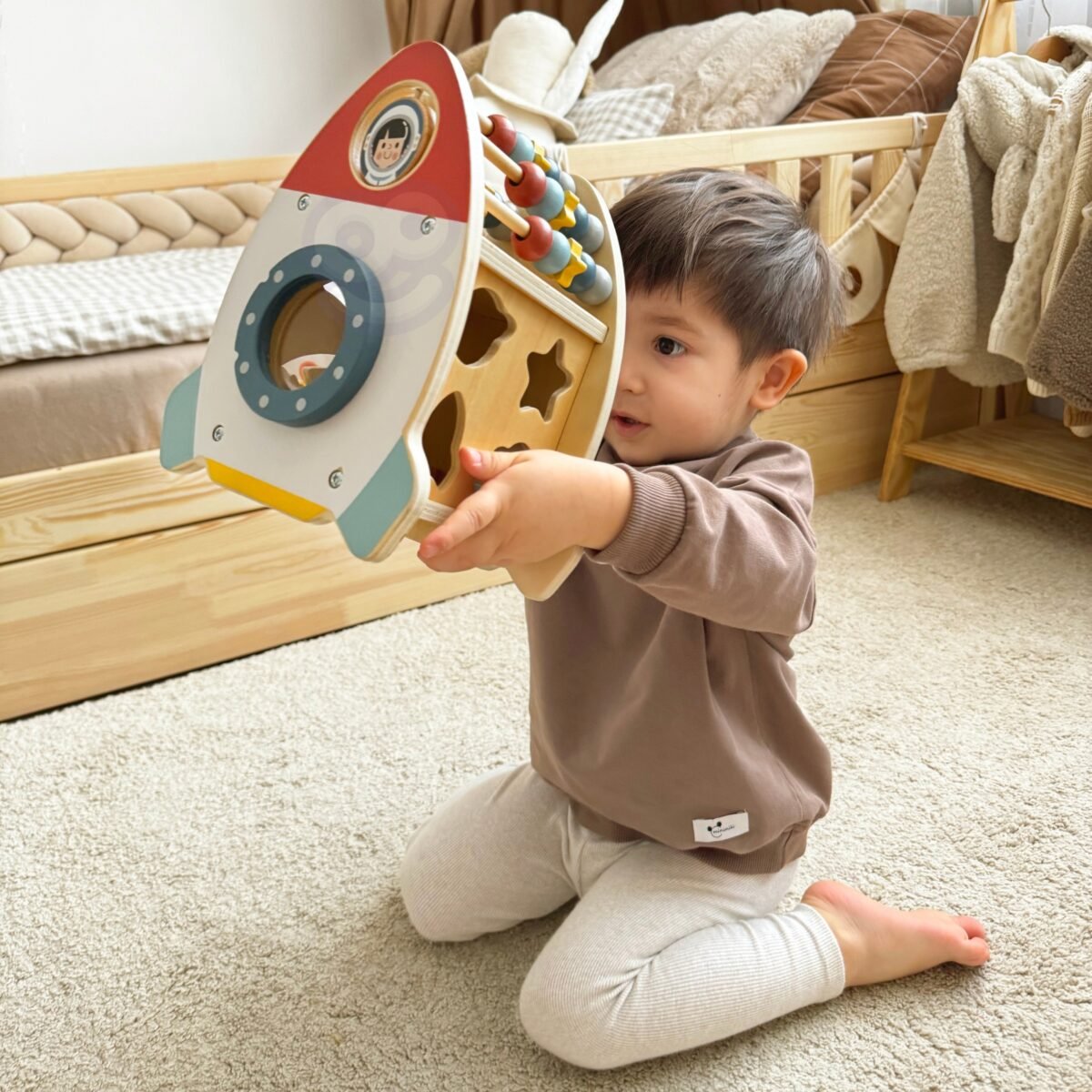 Medinė kosminė lavinamoji raketa su rūšiuokliu ir labirintu – Paveikslėlis 2