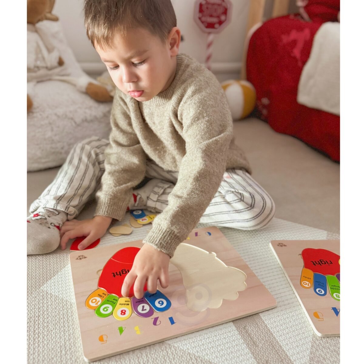 Medinė lavinamoji pėdų dėlionė skaičiams ir spalvoms – Paveikslėlis 7