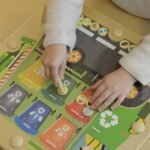 Medinė magnetinė rūšiavimo lenta-šiukšliavežė Montessori