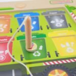 Medinė magnetinė rūšiavimo lenta-šiukšliavežė Montessori