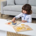 Medinė Montessori dėlionė gaidys su rankenėlėmis