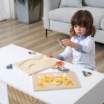 Medinė Montessori dėlionė gaidys su rankenėlėmis