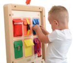 Medinė sieninė lavinamoji lenta su 6 kišenėlėmis ir užsegimais – Paveikslėlis 2