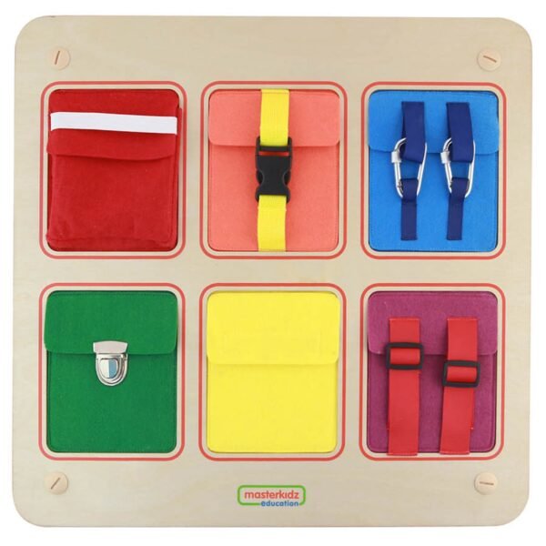 Medinė sieninė lavinamoji lenta su 6 kišenėlėmis ir užsegimais