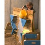 Medinė smėlio žaidimų sienelė su suoliuku – Paveikslėlis 2