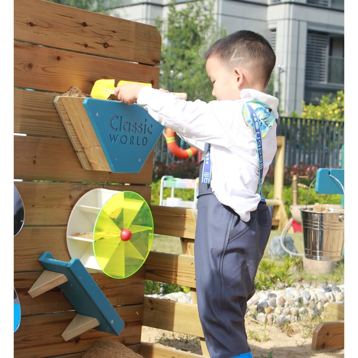 Medinė smėlio žaidimų sienelė su suoliuku – Paveikslėlis 7