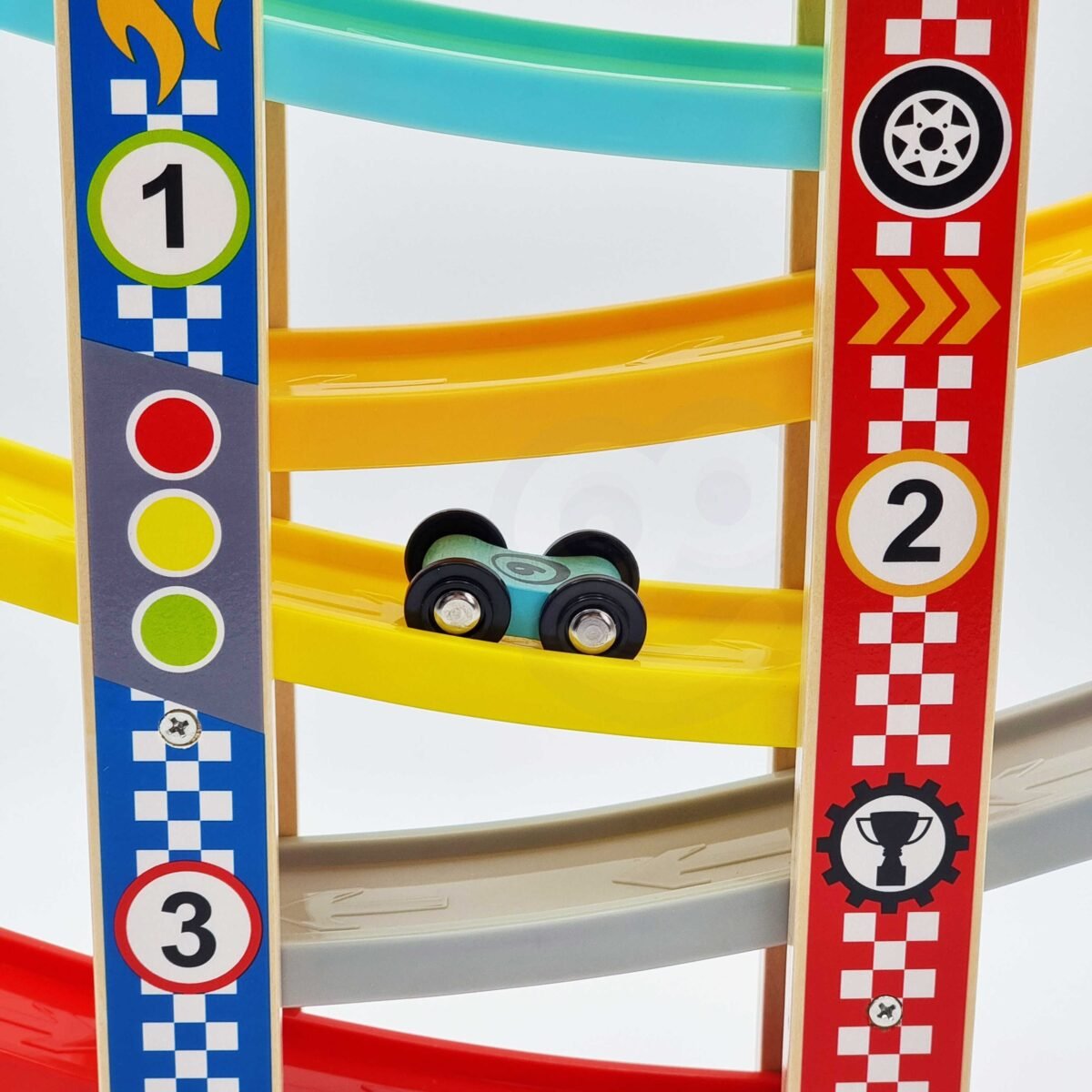 Medinė spalvota mašinėlių trasa su čiuožykla – Paveikslėlis 12