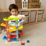 Medinė spalvota mašinėlių trasa su čiuožykla – Paveikslėlis 3