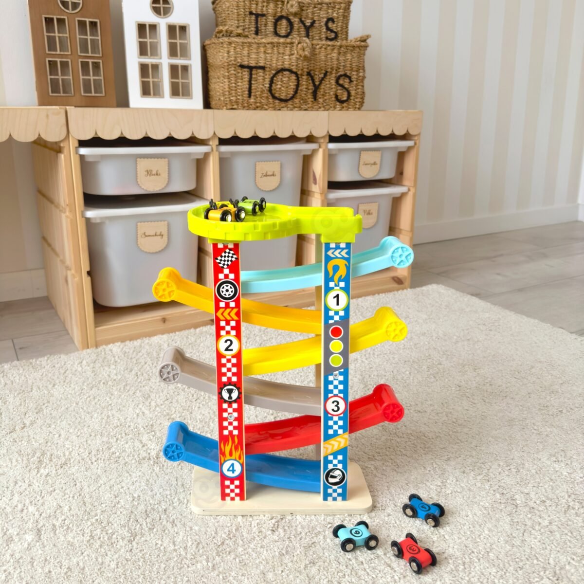 Medinė spalvota mašinėlių trasa su čiuožykla – Paveikslėlis 4