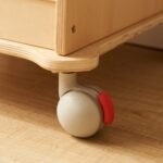 Medinė spintelė edukacinėms lentelėms su žaidimo paviršiumi – Paveikslėlis 5