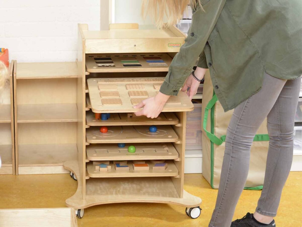 Medinė dėlionė su rudu kačiuku – Paveikslėlis 2