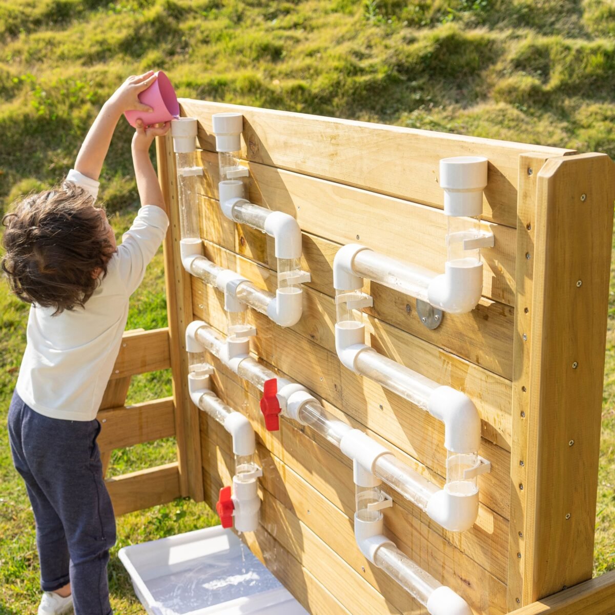 Medinė žaidimų sienelė vandeniui ir smėliui – Paveikslėlis 3