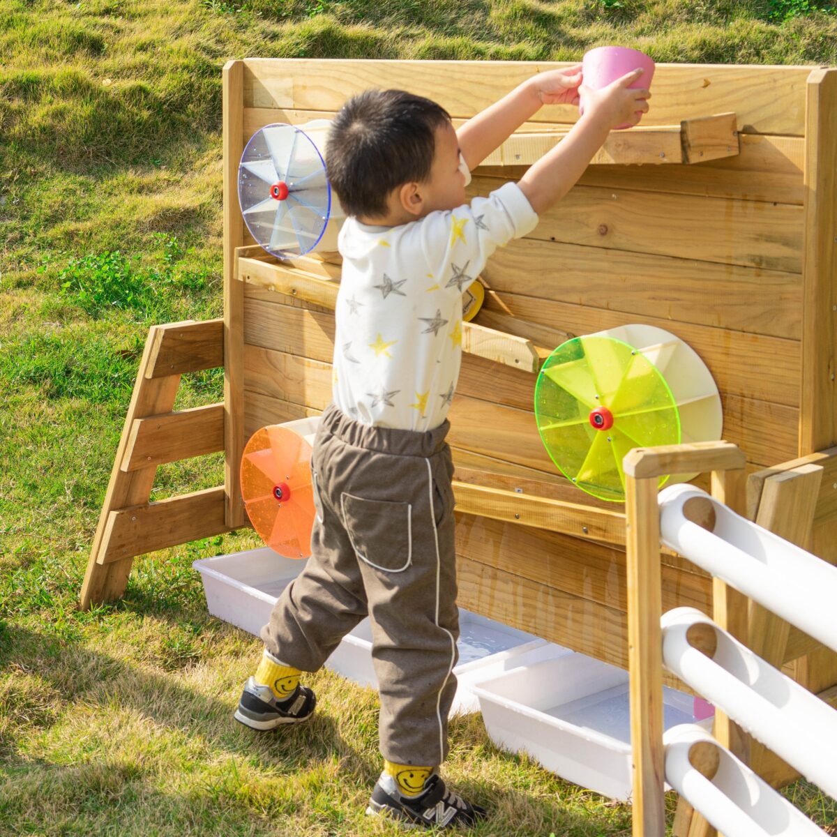 Medinė žaidimų sienelė vandeniui ir smėliui – Paveikslėlis 6